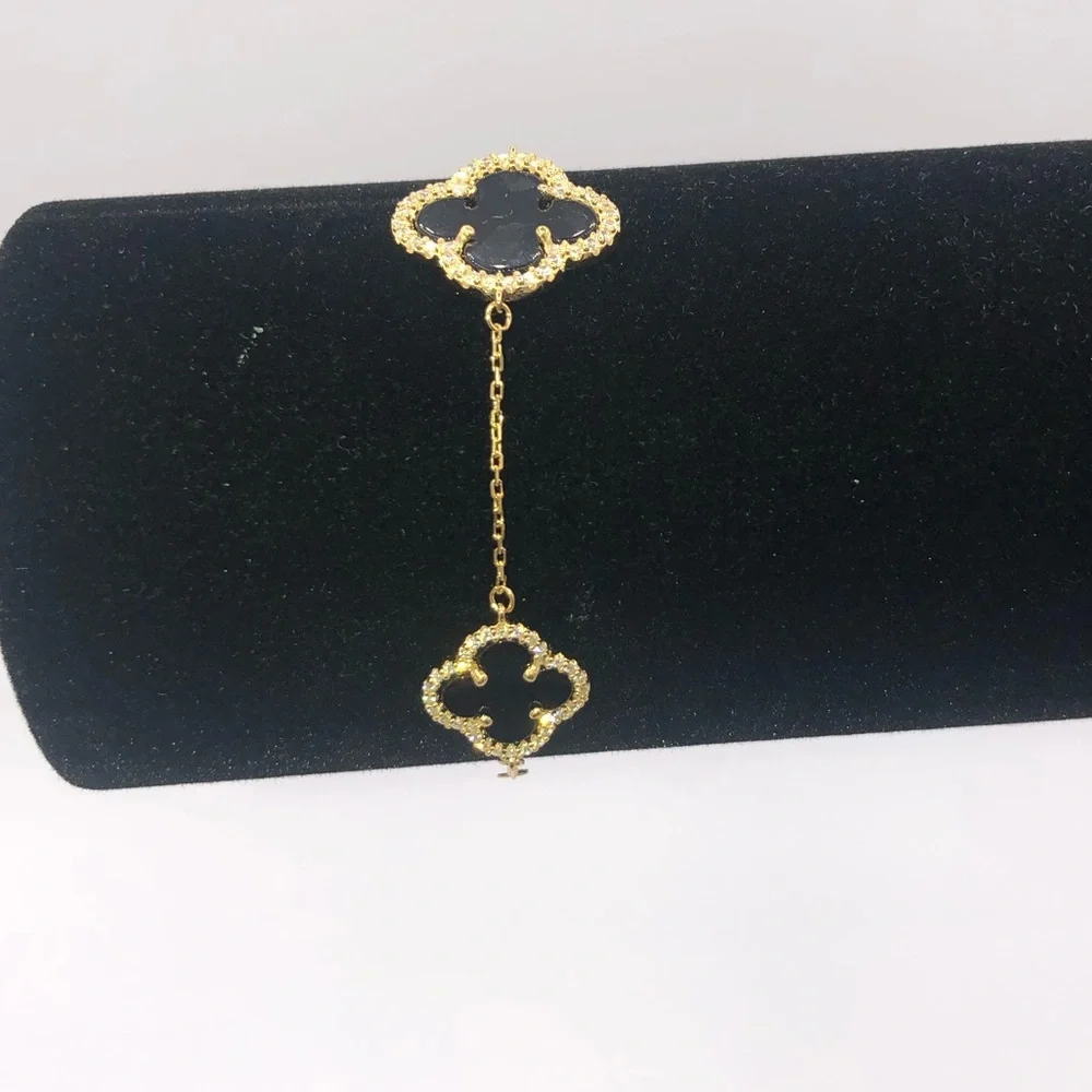 Onyx Clover Bracelet - Picture 8 of 12